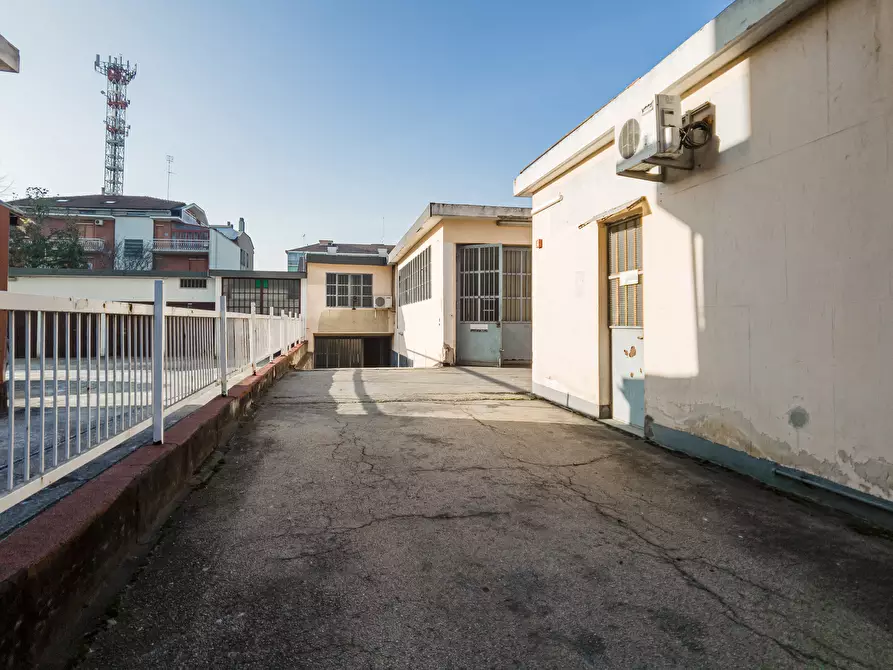 Immagine 23 di Locale commerciale in vendita  in Via Giorgio Bellono a Torino