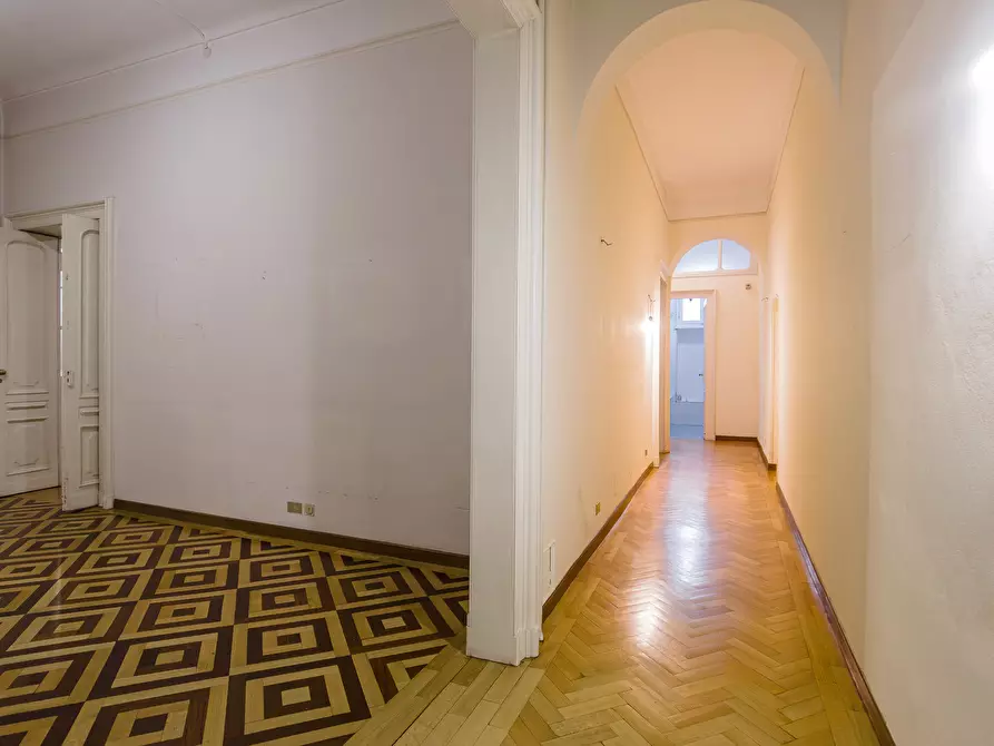 Immagine 10 di Ufficio in vendita  in Corso Re Umberto a Torino