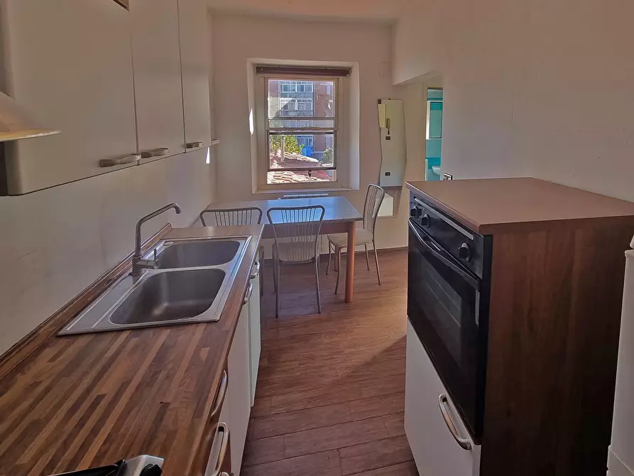 Immagine 3 di Appartamento in vendita  a Livorno