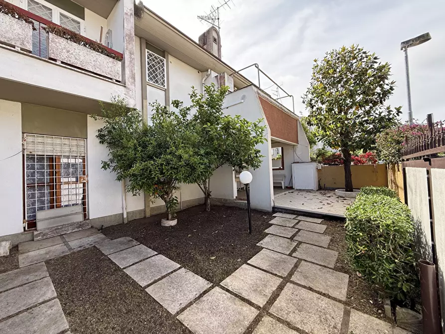 Immagine 3 di Bilocale in affitto  in Via del Brigantino 8 a Anzio