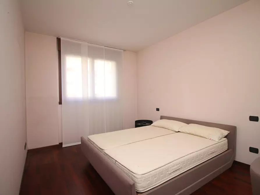 Immagine 17 di Trilocale in vendita  a Como