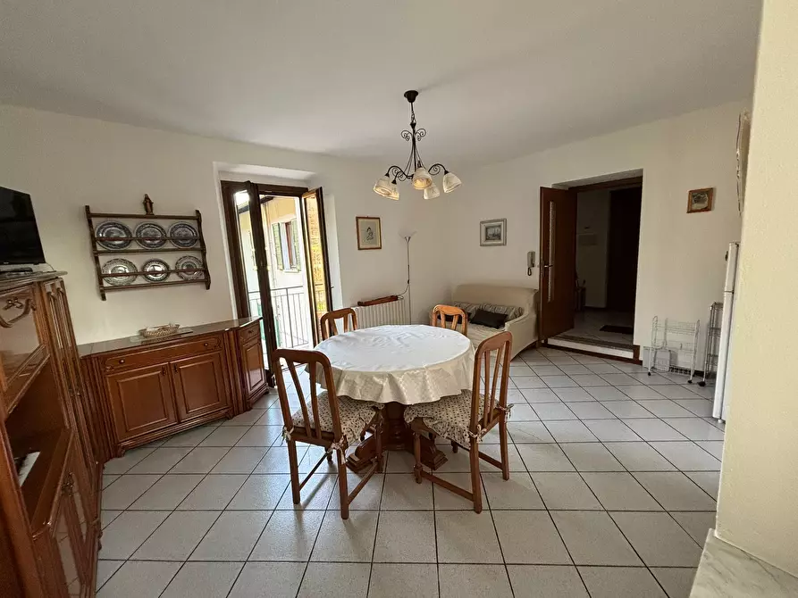 Immagine 7 di Appartamento in vendita  in Frazione Calozzo 128 a Pianello Del Lario
