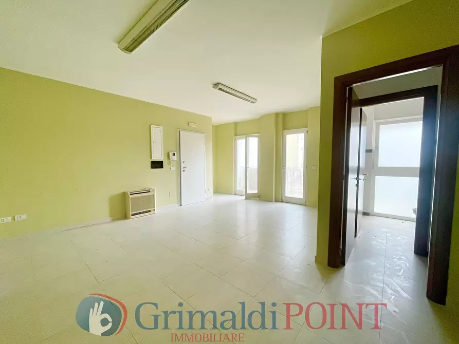 Immagine 11 di Ufficio in affitto  in Via Taranto 185 a Lecce