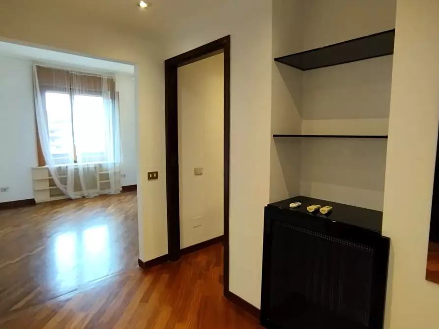 Immagine 2 di Trilocale in affitto  in Via Decembrio 25 a Milano