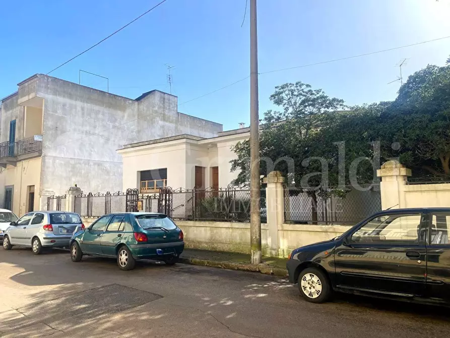 Immagine 2 di Villetta a schiera in vendita  in VIA VERDI a Alezio