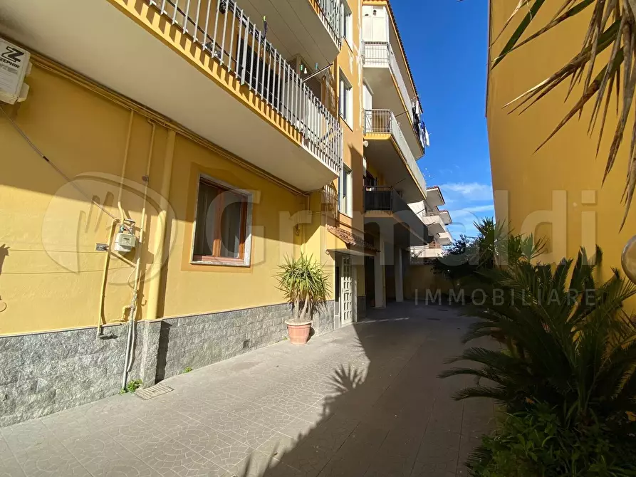 Immagine 19 di Trilocale in vendita  a Giugliano In Campania