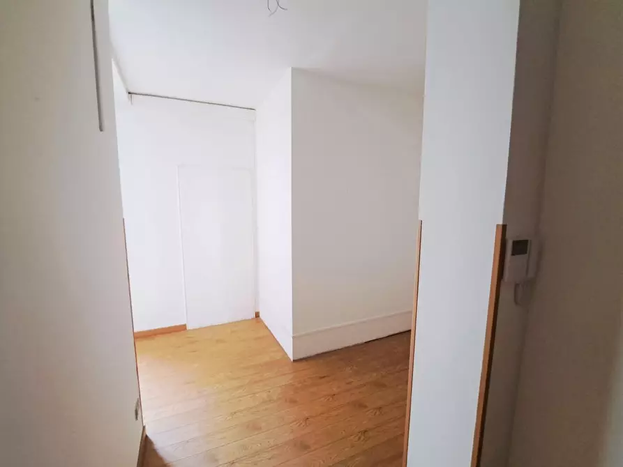Immagine 5 di Ufficio in affitto  a Vercelli