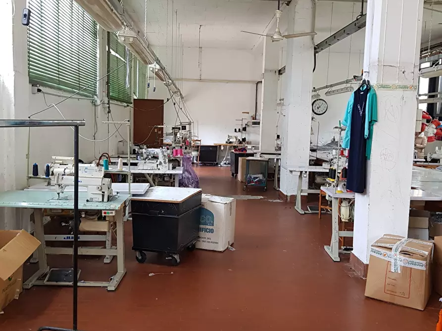 Immagine 1 di Laboratorio in vendita  in via Andrea Appiani 37 a Bosisio Parini