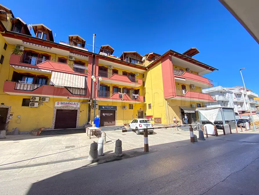 Immagine 14 di Trilocale in vendita  a Giugliano In Campania