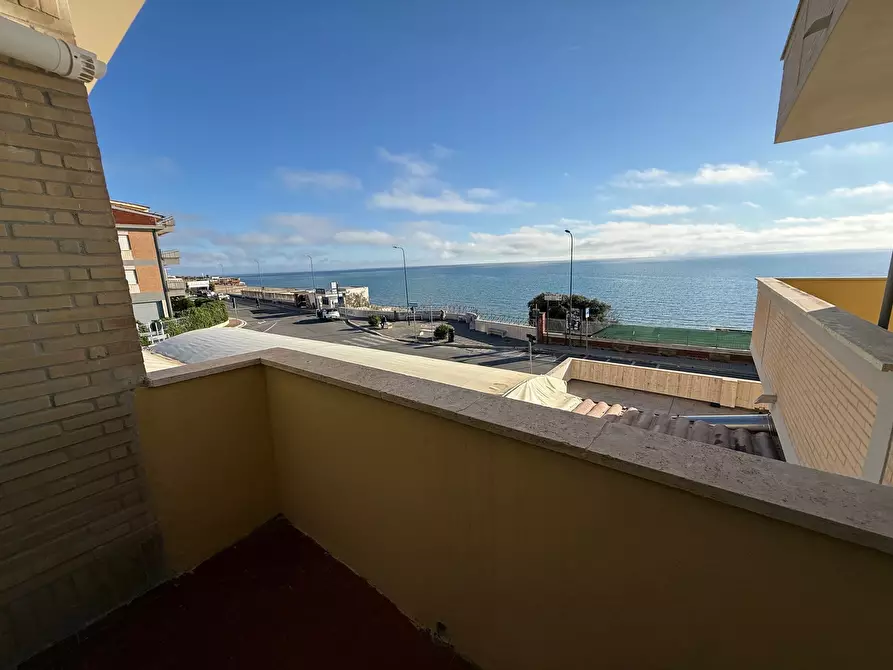 Immagine 18 di Bilocale in vendita  in Viale Virgilio 42 a Anzio