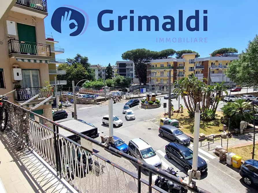 Immagine 9 di Quadrilocale in vendita  in Via Edoardo Nicolardi 2 a Napoli