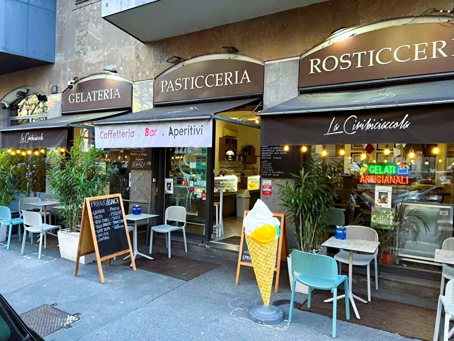 Immagine 1 di Bar / Ristorante in vendita  in Viale Romagna 10 a Milano