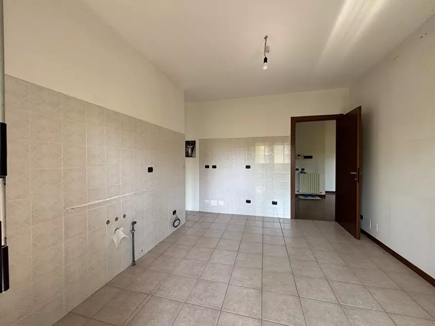 Immagine 15 di Trilocale in vendita  a Como