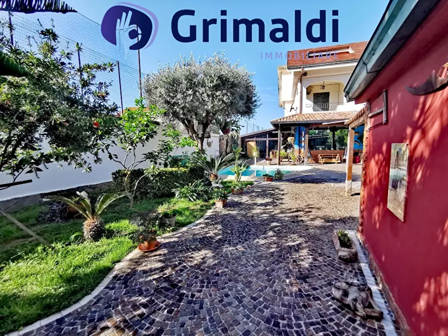 Immagine 8 di Villa in vendita  a Napoli
