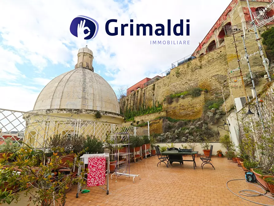 Immagine 1 di Quadrilocale in vendita  in Via Chiatamone a Napoli