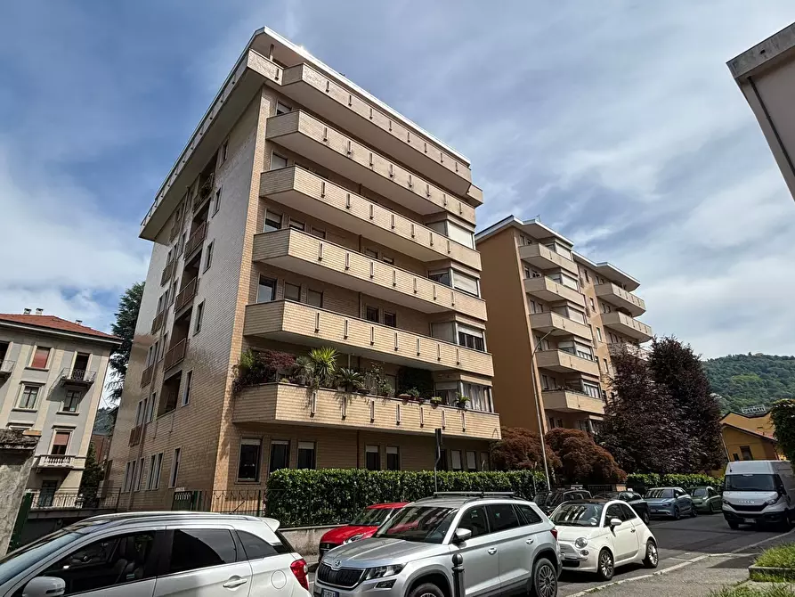 Immagine 1 di Quadrilocale in affitto  in Via Morazzone Pier Francesco Mazzucchelli 21 a Como
