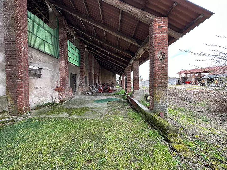 Immagine 32 di Palazzo in vendita  in Strada Provinciale ex Strada Statale 596 dei Cairo 14 a Vinzaglio