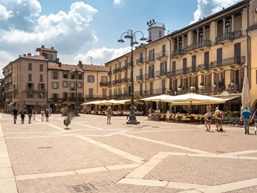 Immagine 1 di Appartamento in vendita  in piazza Duomo a Como