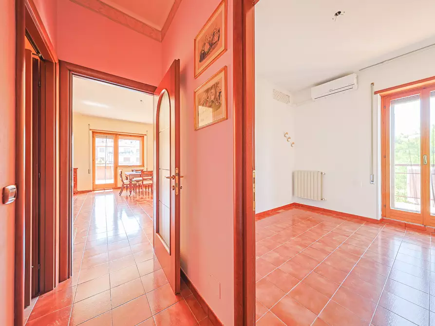 Immagine 14 di Attico in vendita  in Via Marcantonio Colonna 35 a Marino