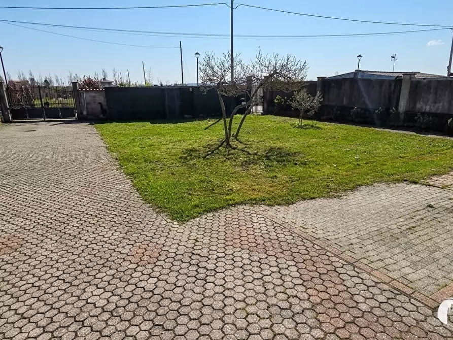 Immagine 4 di Casa bifamiliare in vendita  in Via San Giorgio 13 a Tricerro