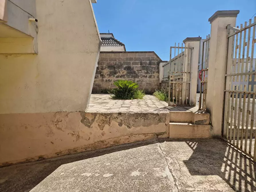 Immagine 36 di Pentalocale in vendita  in Via Fogazzaro Antonio 4 a Erchie