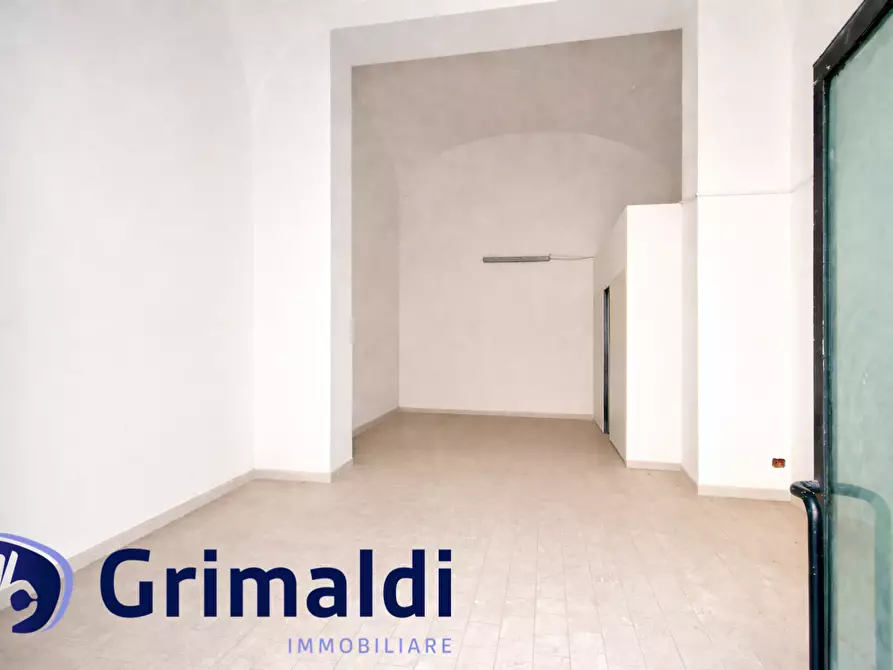 Immagine 1 di Locale commerciale in vendita  in Via Giuseppe Martucci 77 a Napoli