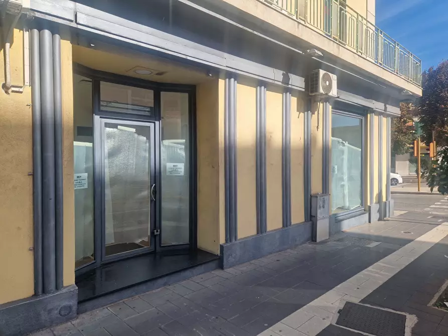 Immagine 1 di Locale commerciale in affitto  in Via Tommaso Cannizzaro 66 a Messina