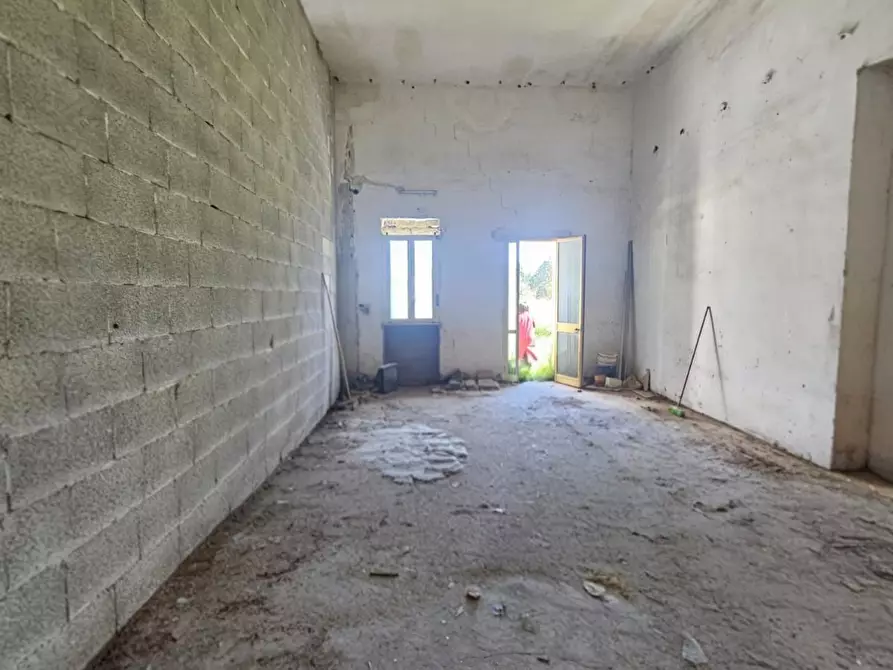 Immagine 16 di Magazzino in vendita  in Via Solano Li Belli 47 a Lequile
