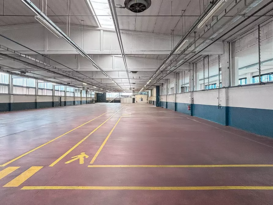 Immagine 5 di Capannone industriale in vendita  in Via Papa Pio X 66 a Mariano Comense