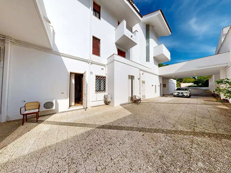 Immagine 19 di Villa in vendita  in Via Venosa 5 a Lecce
