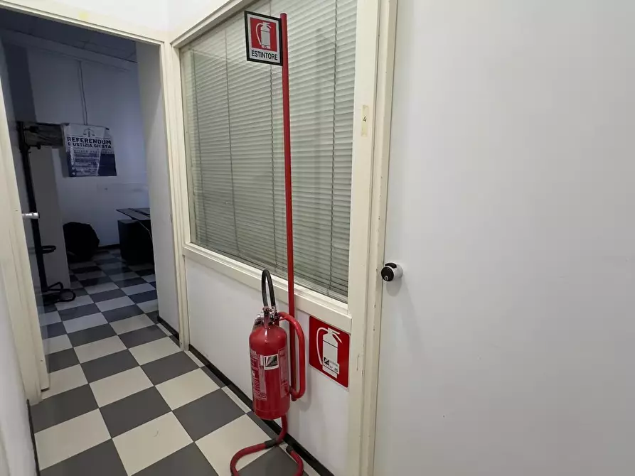 Immagine 2 di Pentalocale in affitto  in Via di Torre Argentina a Roma