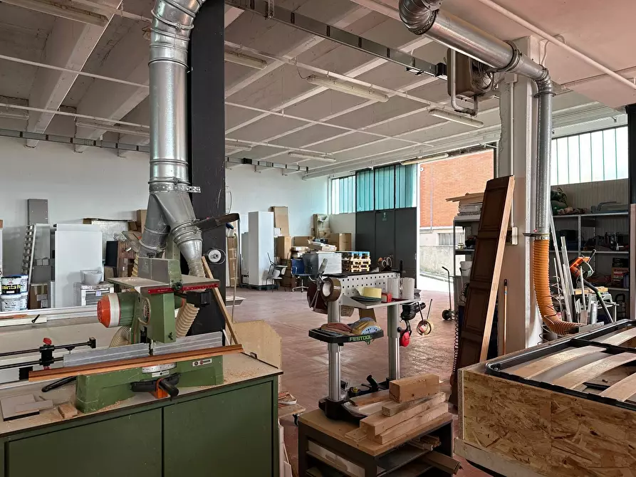 Immagine 4 di Laboratorio in vendita  in via Canturina 5 a Capiago Intimiano