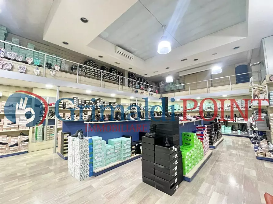 Immagine 21 di Locale commerciale in vendita  in Via Imperatore Adriano 6 a Lecce