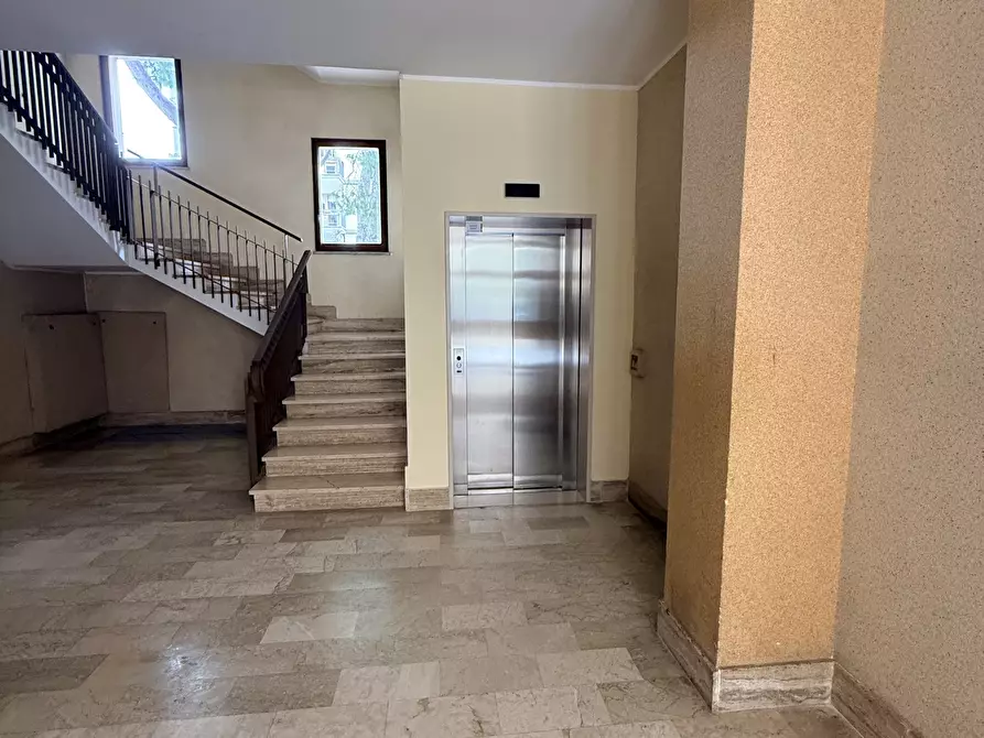 Immagine 4 di Pentalocale in vendita  in Via Michele Saponaro 2 a Lecce