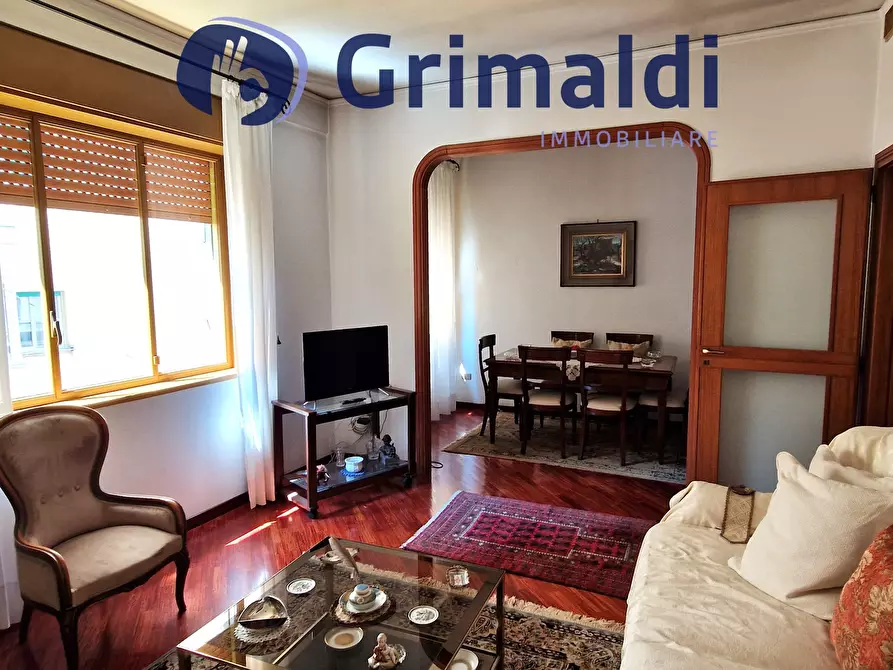 Immagine 4 di Pentalocale in vendita  in Via Giuseppe Orsi 6 a Napoli