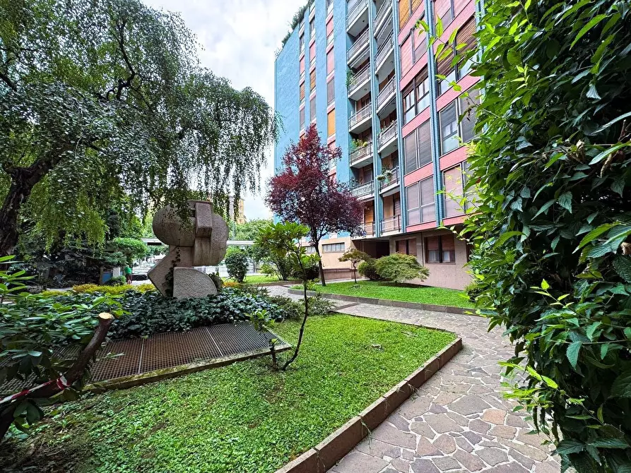 Immagine 48 di Appartamento in vendita  in Piazza Imperatore Tito 8 a Milano