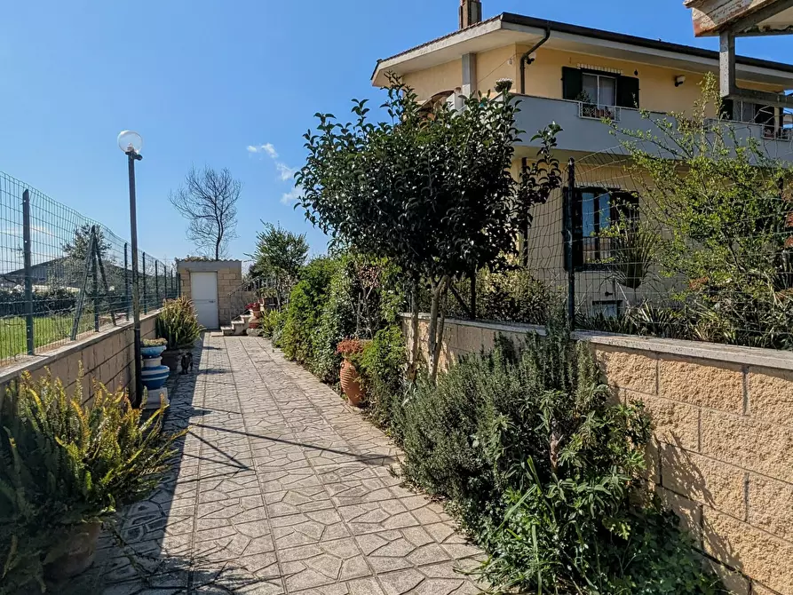 Immagine 2 di Trilocale in vendita  in Via Etna 10/d a Aprilia