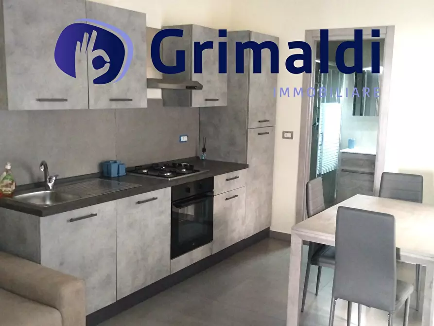 Immagine 1 di Bilocale in affitto  in Via Sanità 47 a Napoli