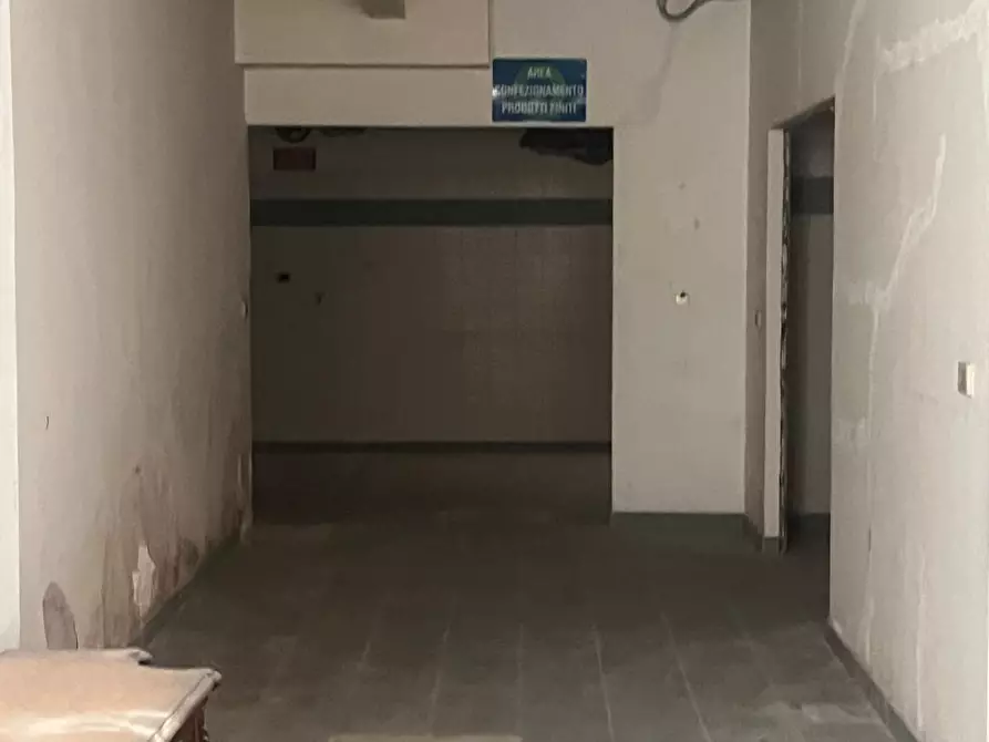 Immagine 13 di Magazzino in vendita  in Via Alfredo Panzini a Roma