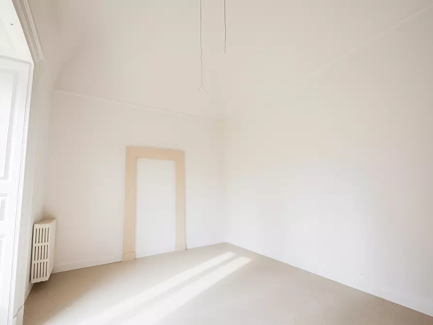 Immagine 9 di Pentalocale in vendita  in Vico dei Fieschi 2 a Lecce