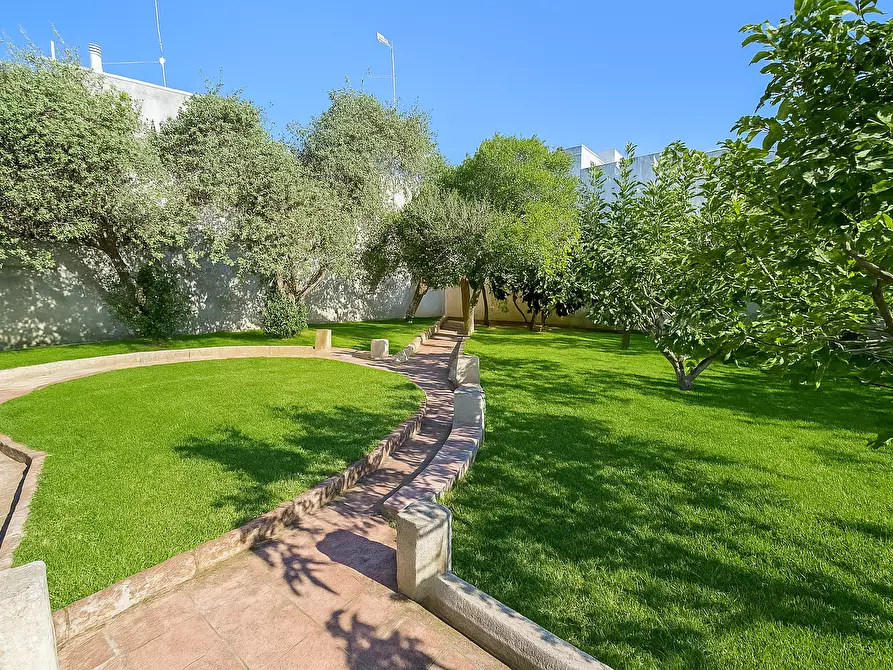 Immagine 4 di Villa in vendita  in Via Costantini 78 a Calimera