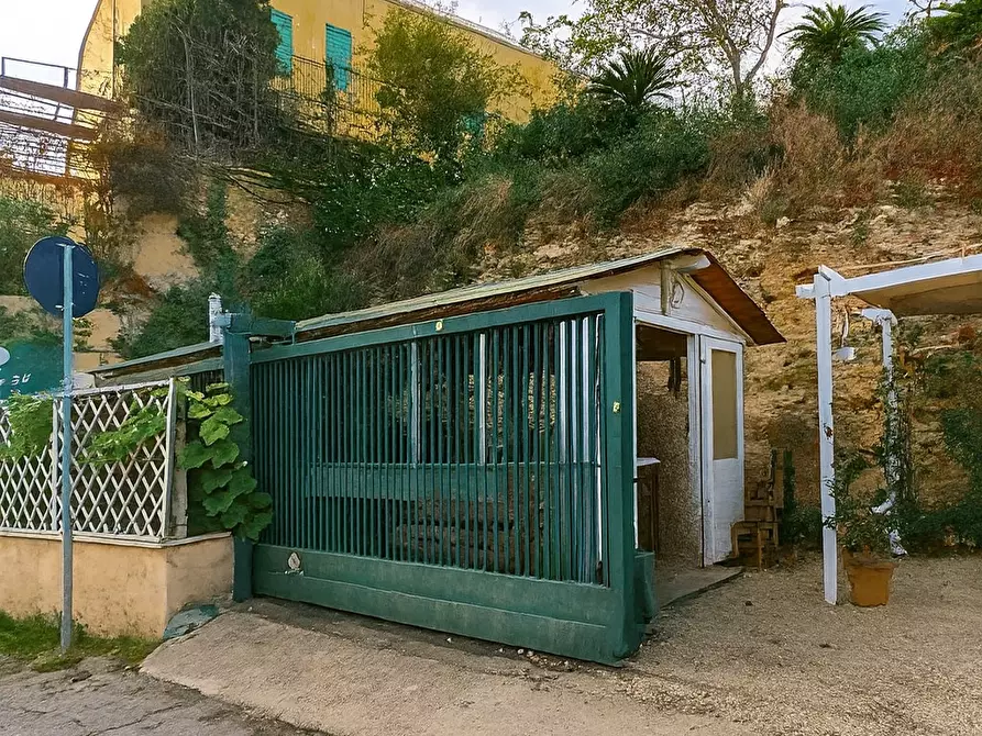 Immagine 5 di Locale commerciale in affitto  in Viale Mencacci 34 a Anzio