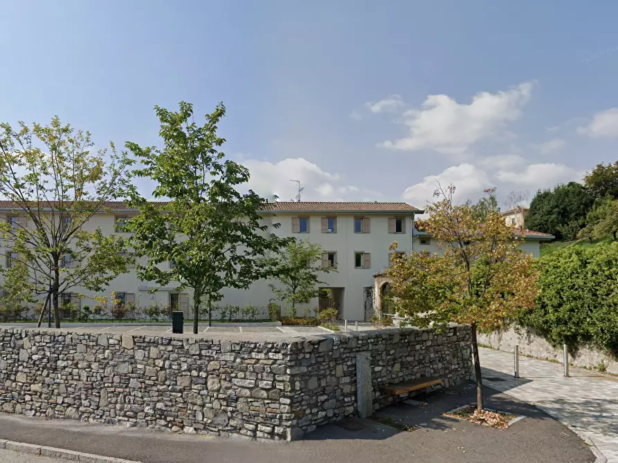 Immagine 1 di Quadrilocale in vendita  in Via Leonardo da Vinci a Erba