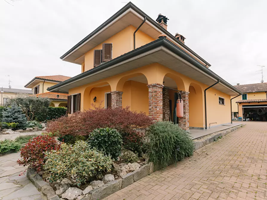 Immagine 1 di Villa in vendita  in Via Giovanni Falcone 5 a Stroppiana