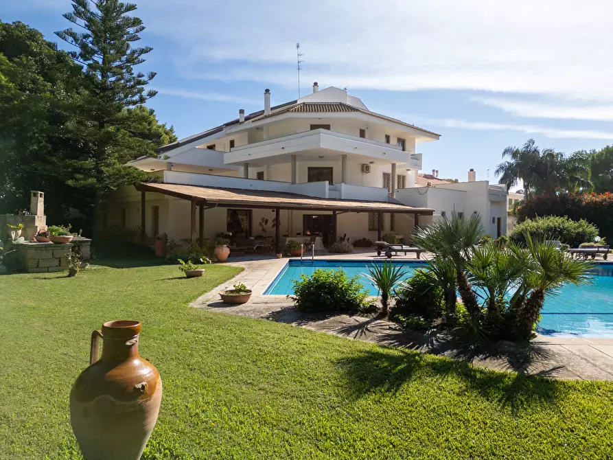 Immagine 18 di Villa in vendita  in Via Venosa 5 a Lecce