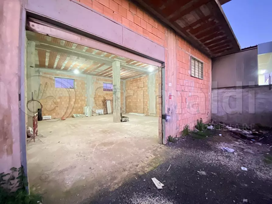 Immagine 1 di Garage in affitto  a Giugliano In Campania