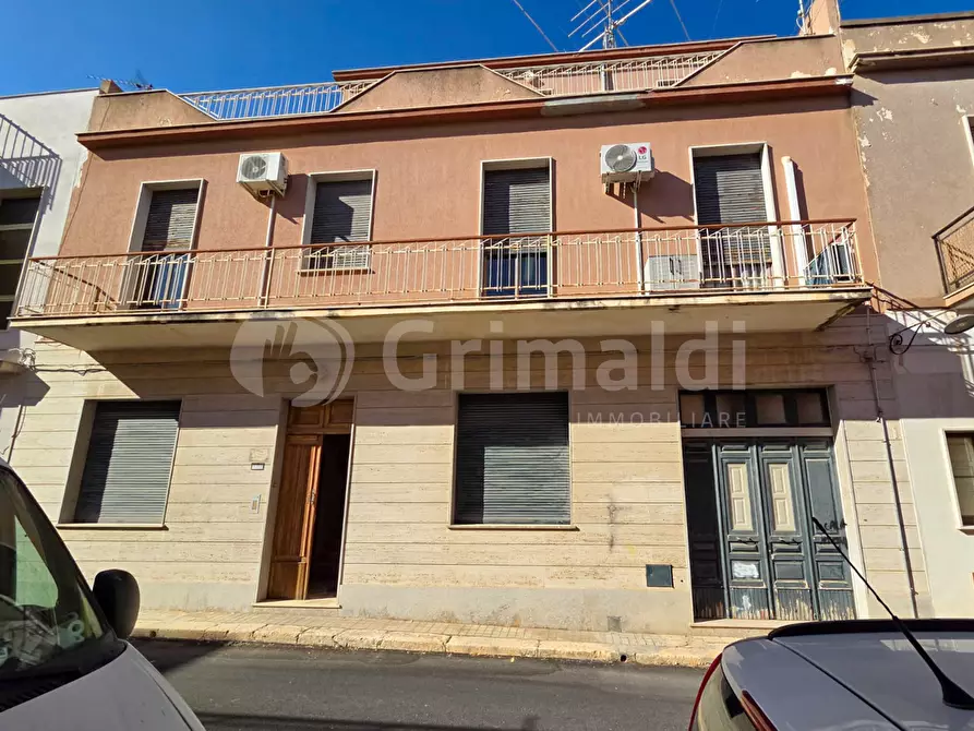 Immagine 1 di Casa indipendente in vendita  a Avola