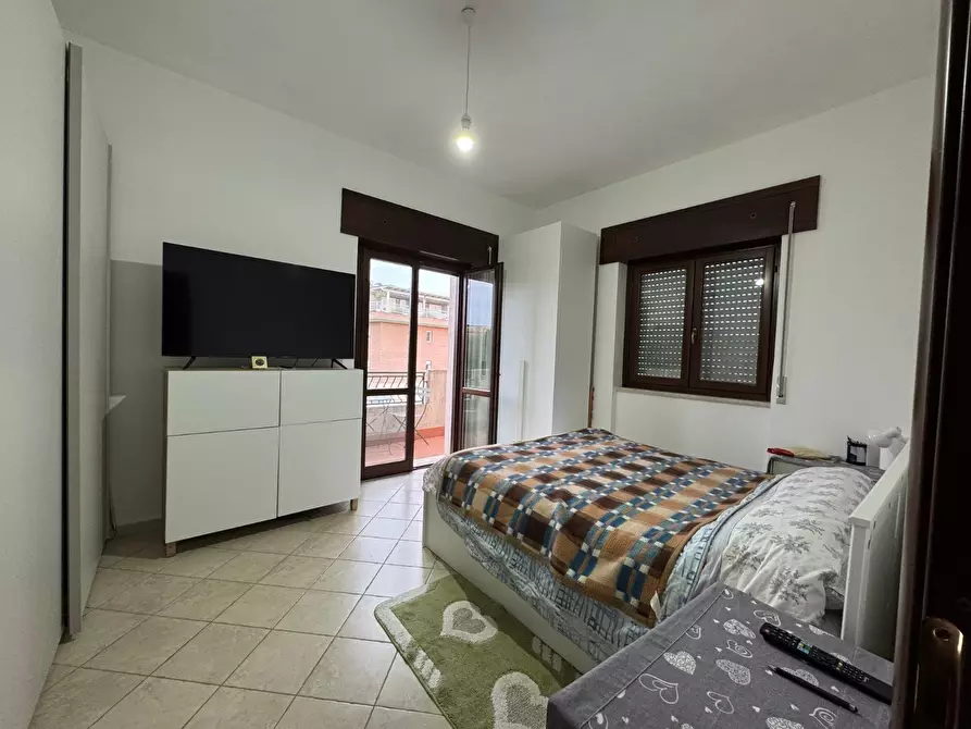 Immagine 3 di Bilocale in vendita  in Via Amatore Sciesa 82 a Marino