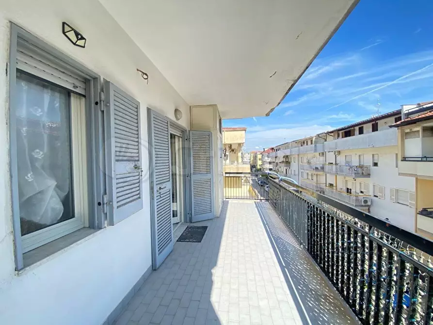 Immagine 12 di Trilocale in vendita  a Giugliano In Campania