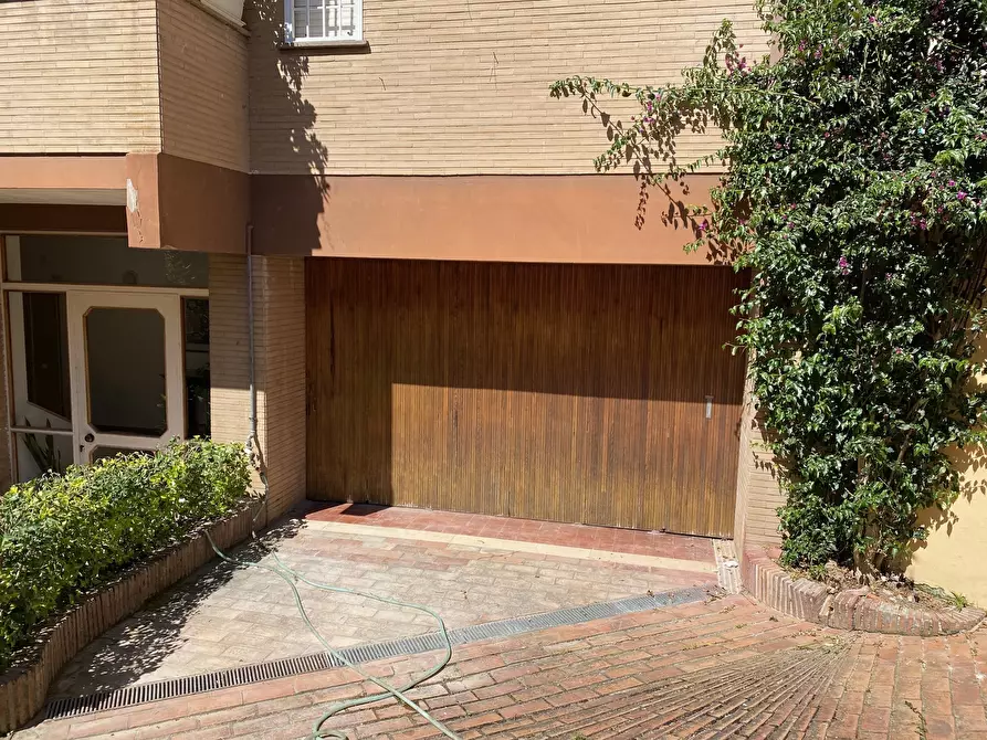 Immagine 12 di Garage in vendita  in VIA PEGASO 2 a Anzio